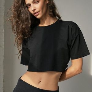 Aritzia TNA Cropped T-Shirt (Small, NWOT)